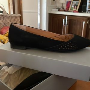 New in box Vionic Carmela perf suede flats. Size 10w